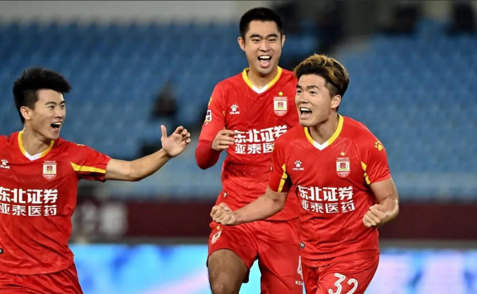 爱游戏-转折点阿斯顿维拉战术微调,亚冠冲刺阶段攻防权衡,悬念犹存,球探报告显示潜力的简单介绍